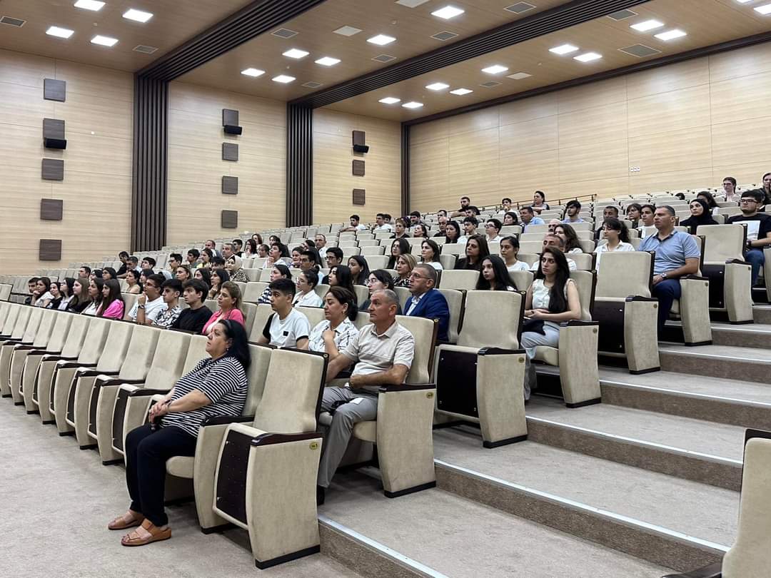 Bakı Ali Neft Məktəbində  "Açıq qapı" günü - FOTO