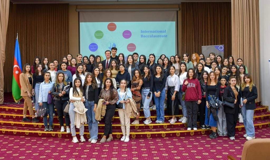 BSU-da “IB müəllimi necə olmalıdır?” adlı təlim keçirilib - FOTO
