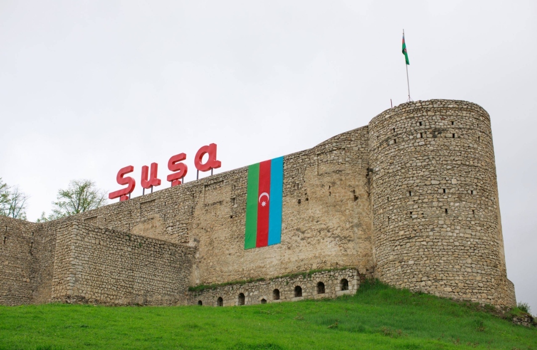 I Türk Dünyası Mədəniyyət Forumunun iştirakçılarının Şuşa şəhərinə səfəri başlayıb