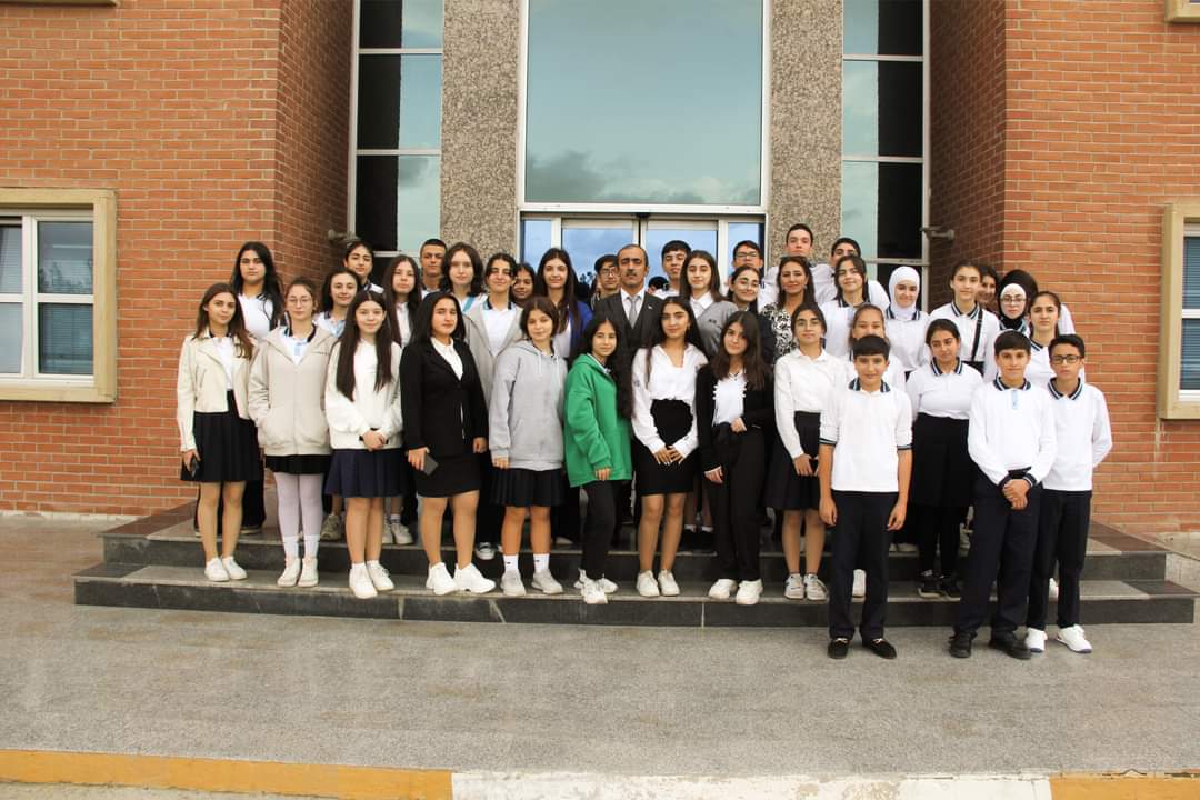 Şagirdlər Bakı Mühəndislik Universiteti ilə tanış olublar - FOTO