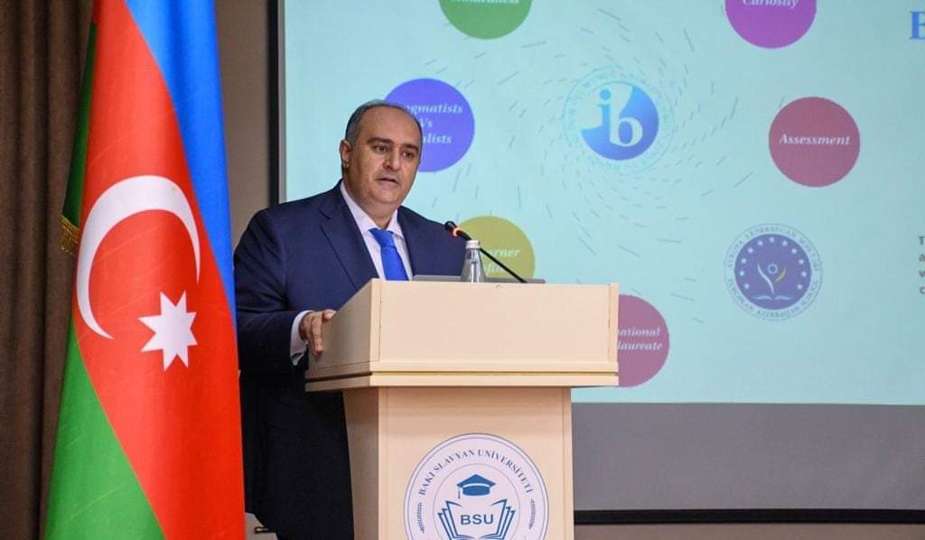 BSU-da “IB müəllimi necə olmalıdır?” adlı təlim keçirilib - FOTO