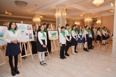 Abşeronlu məktəblilər “Yaşıl dünya naminə həmrəy olaq” dedilər - FOTO