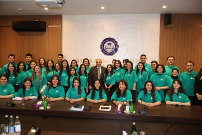 BSU-da “Yaşıl dünya naminə BSU könüllüləri” qrupunun ilk təsis iclası keçirilib - FOTO